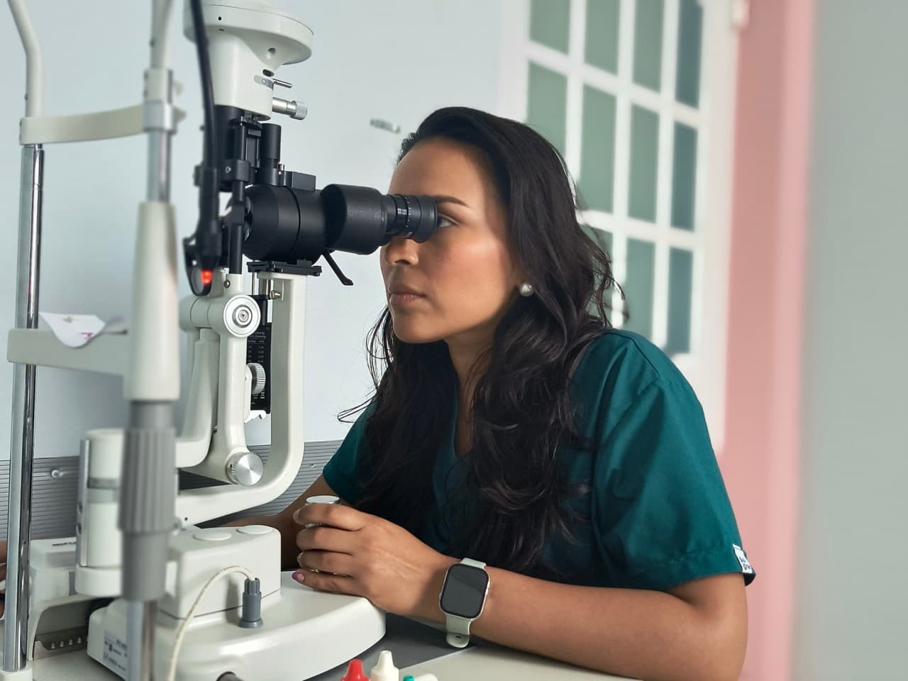 Diagnóstico retiniano con tecnología OCT de alta resolución